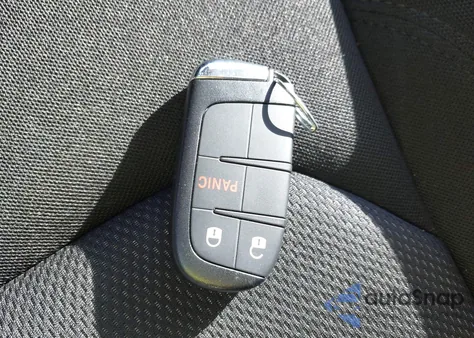 2023 Jeep Renegade Latitude 4X4 z USA, uszkodzony, nr VIN ZACNJDB14PPP32584